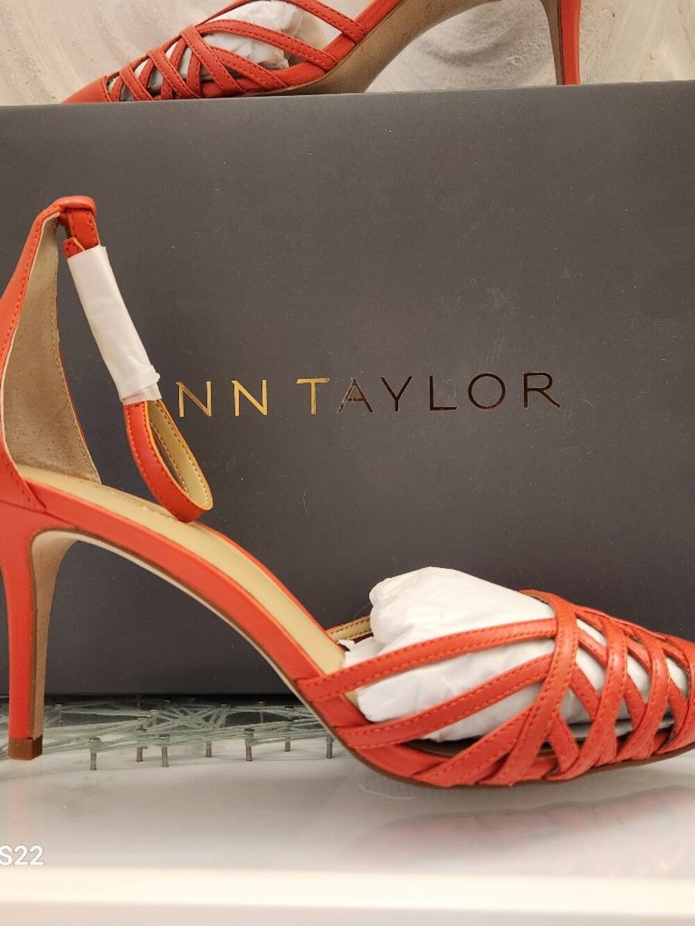Ann Taylor Leather "Kaye" Cage Pumps. NIB. Size 8.5 in Sunset Orange